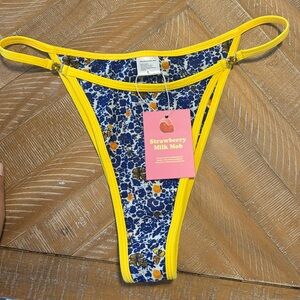 Strawberry Milk Mob Size L Ophelia Bottoms